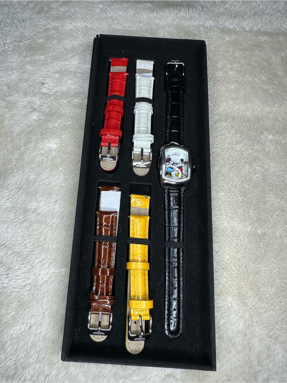 Disney Invicta Limited Edition Micky & Minnie Watch With Interchangeable Bands - Picture 3 of 9